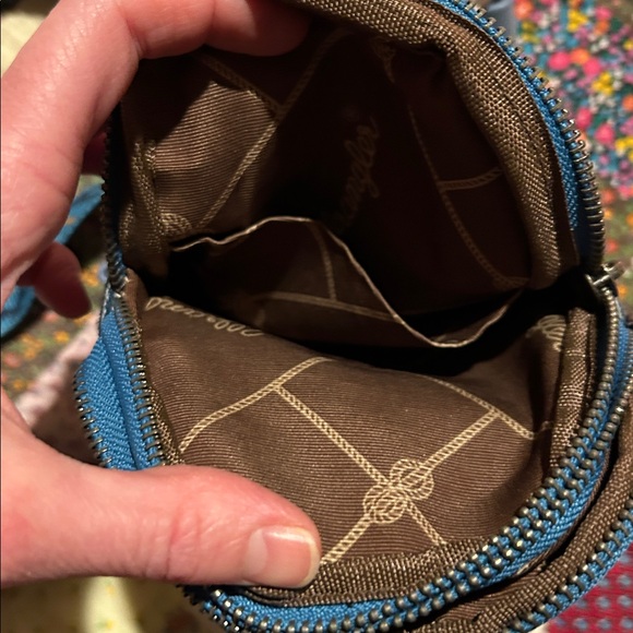 Wrangler Blue and Tan Geometric Crossbody Bag - Picture 5 of 5